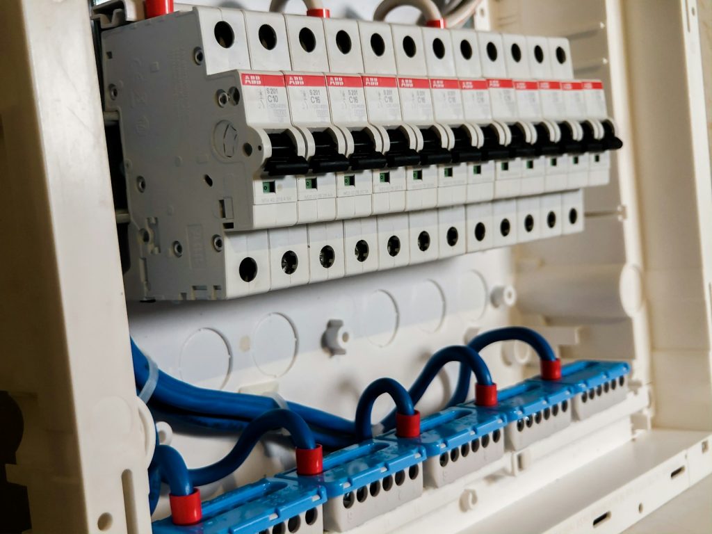 Protections modulaires dans un tableau électrique